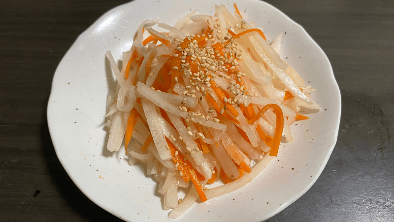 ビオマルシェから届いた大根で作った「大根とにんじんのなます」