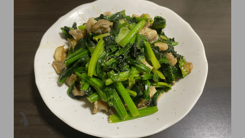 ビオマルシェから届いたほうれん草で作った「アサリとほうれん草のバター炒め」